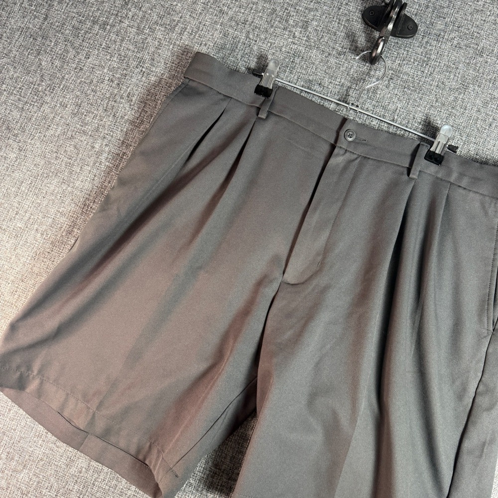 Mens PGA Tour Golf Shorts 38 Gray Pleated Front Lightweight Polyester‎
